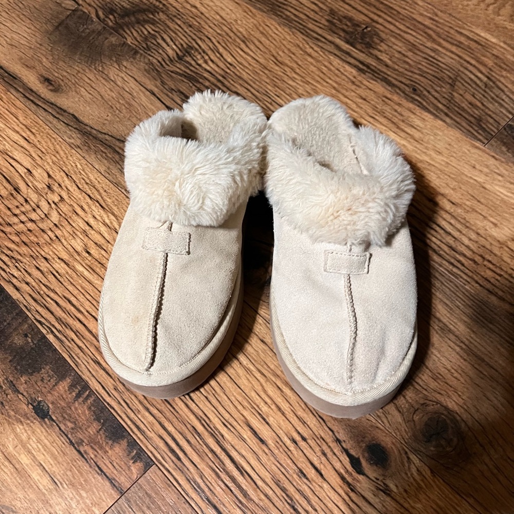 Cozy Cream Women's Slippers